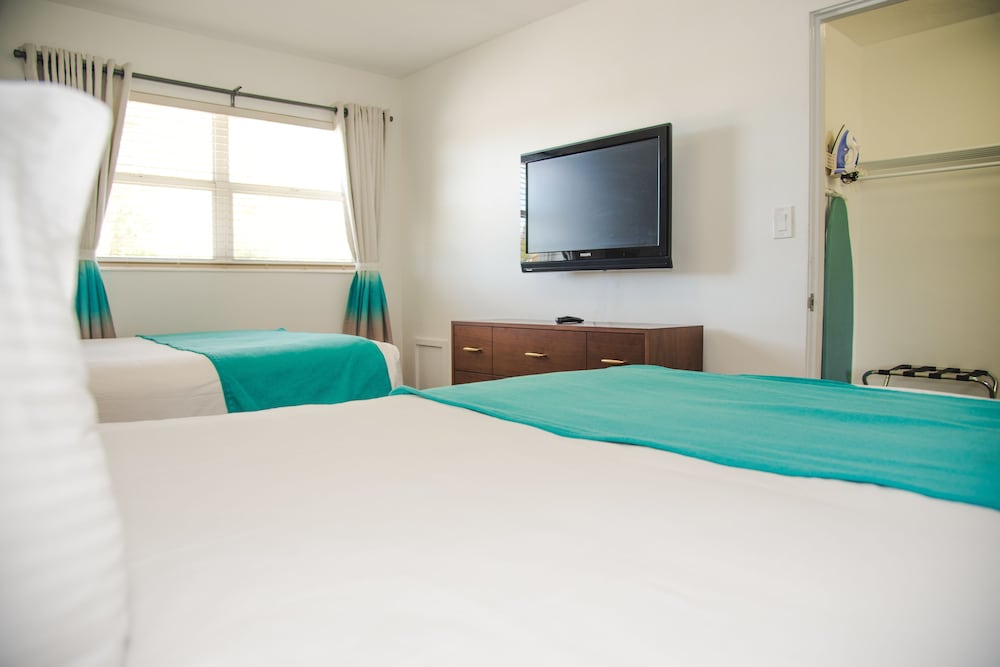 Regency Inn & Suites 32/54