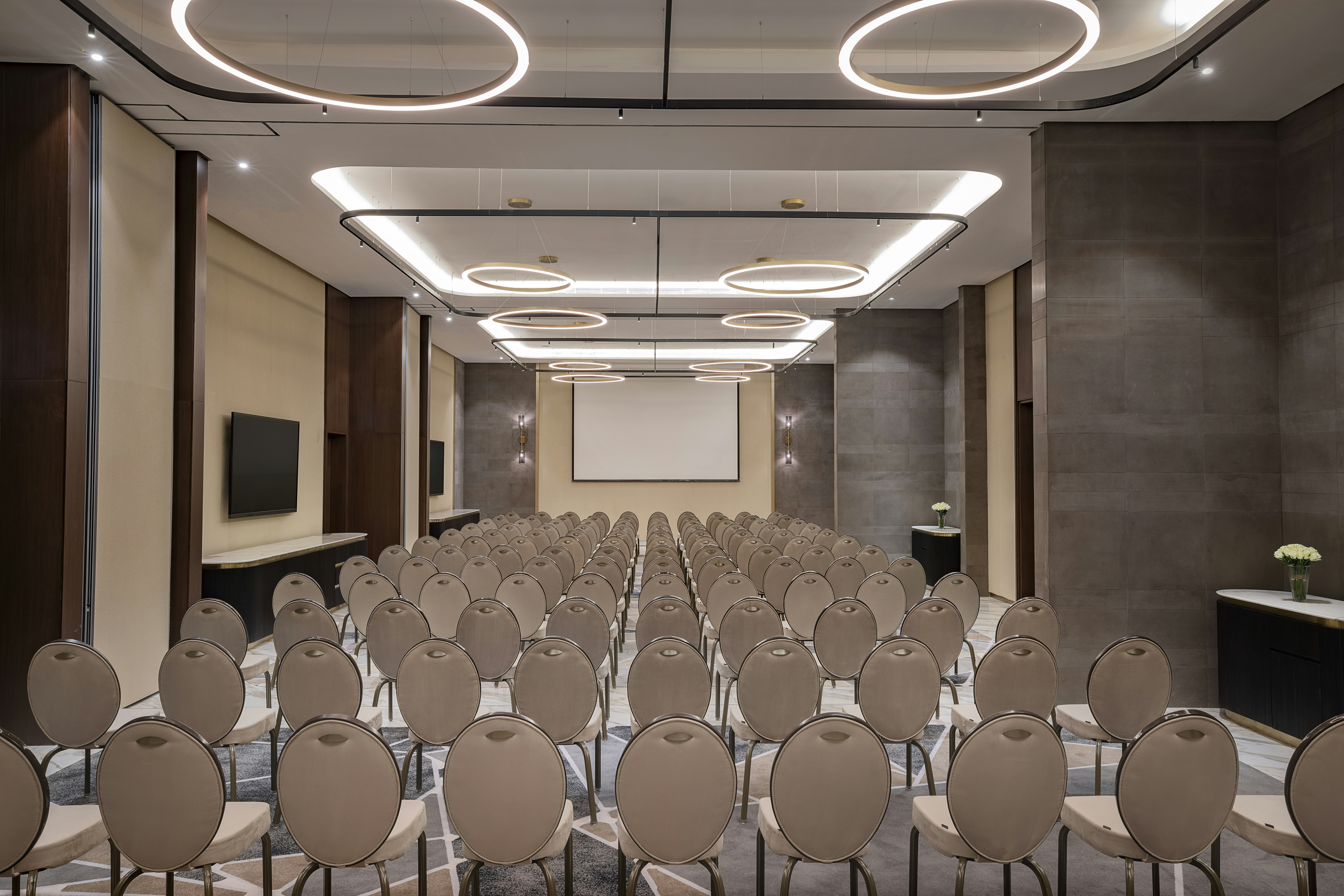 DoubleTree by Hilton Madinah Gate 72/73