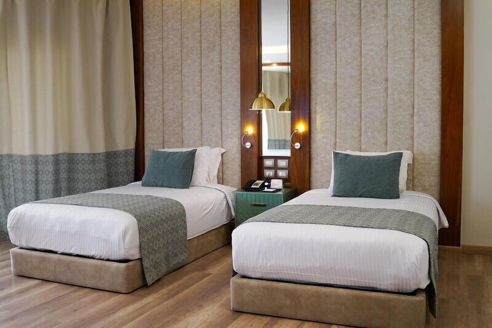 Lagoon Villa, King and Twin Beds
