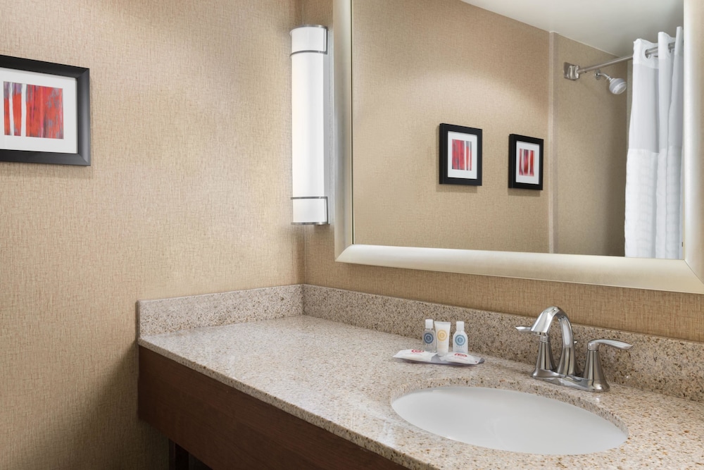 Comfort Inn Fayetteville near Fort Bragg 17/44