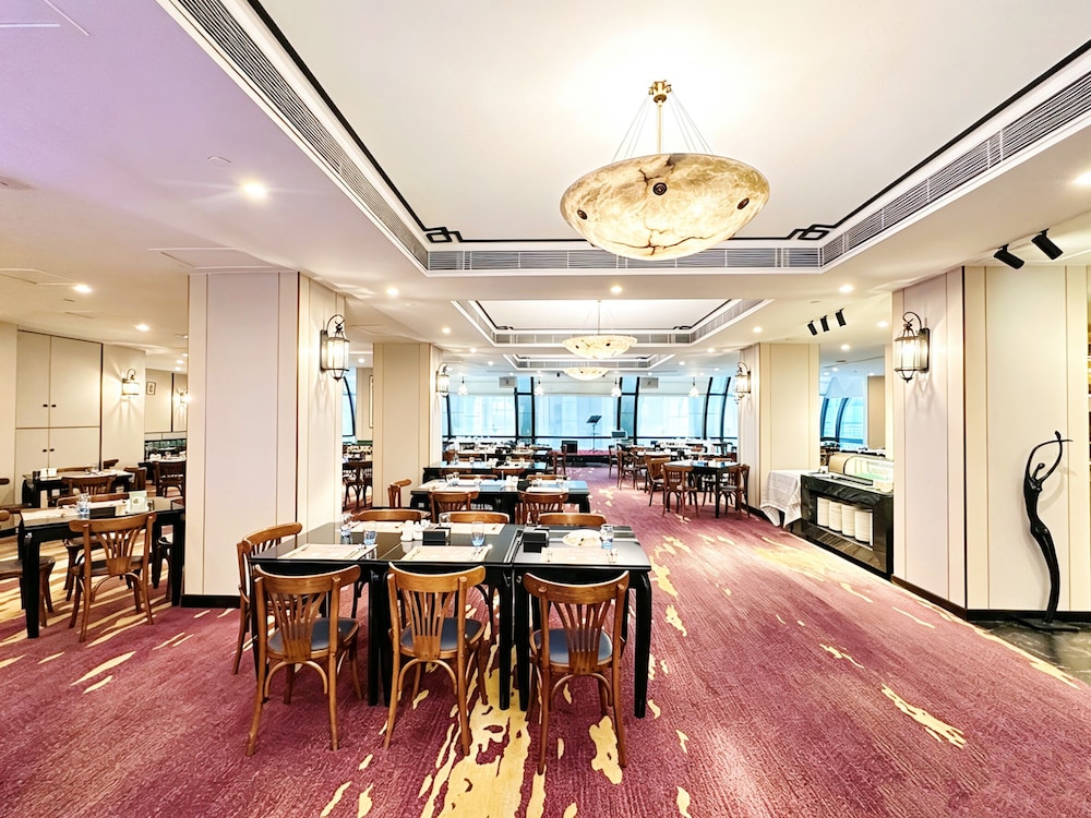 Metropark Hotel Macau 45/60