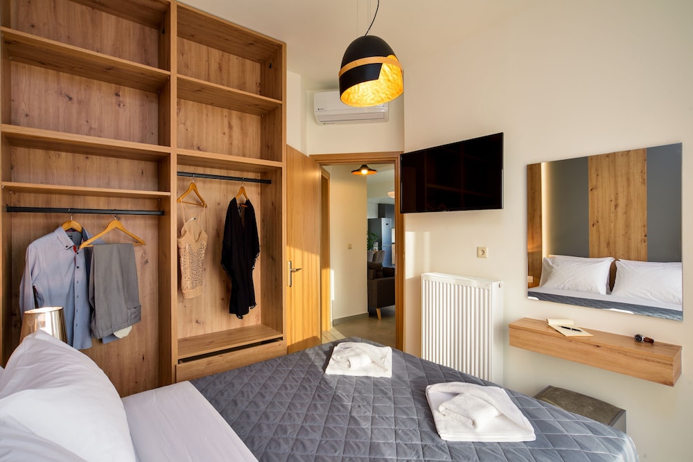 Elia Residences 59/59