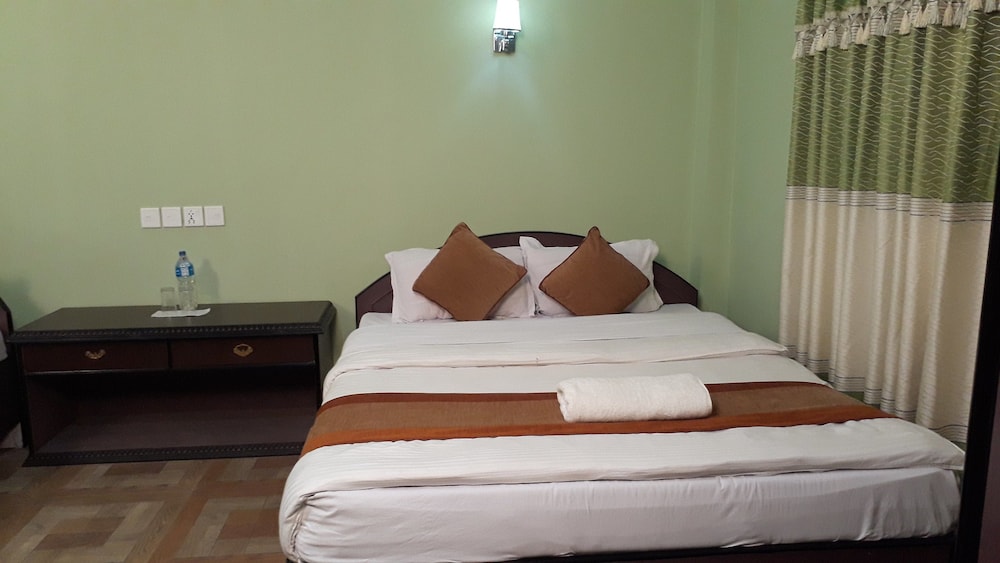 Sauraha Resort 25/50