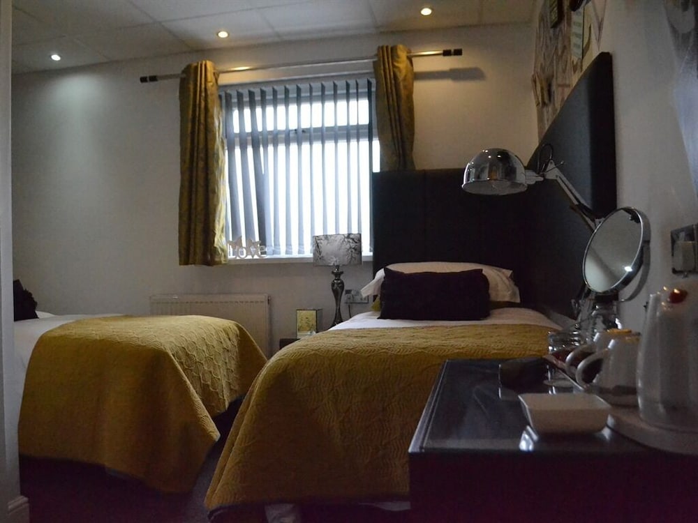 The Arthington 38/49