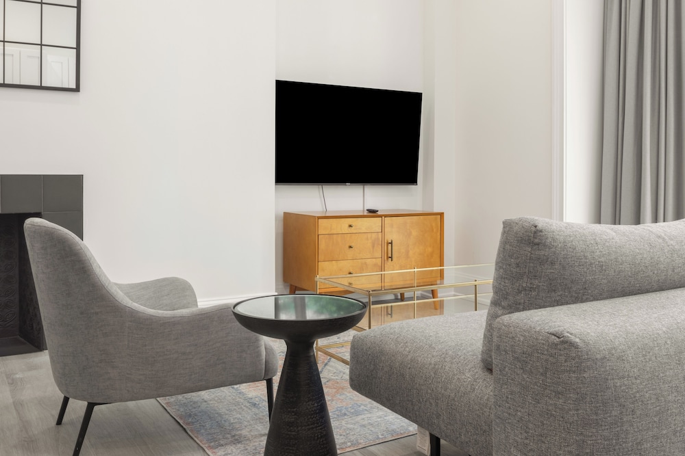 Sosuite at French Quarters - Rittenhouse Square 32/50