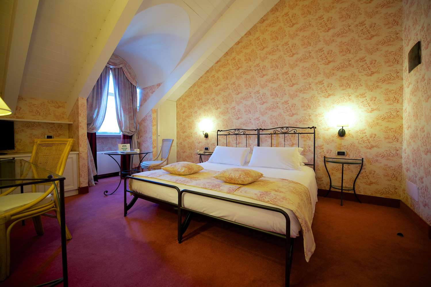 Best Western Crystal Palace Hotel 16/55