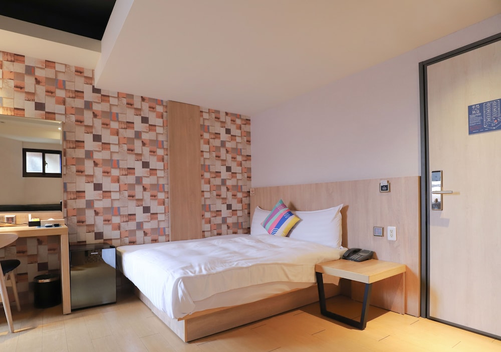 Dream 12 Hotel 23/71
