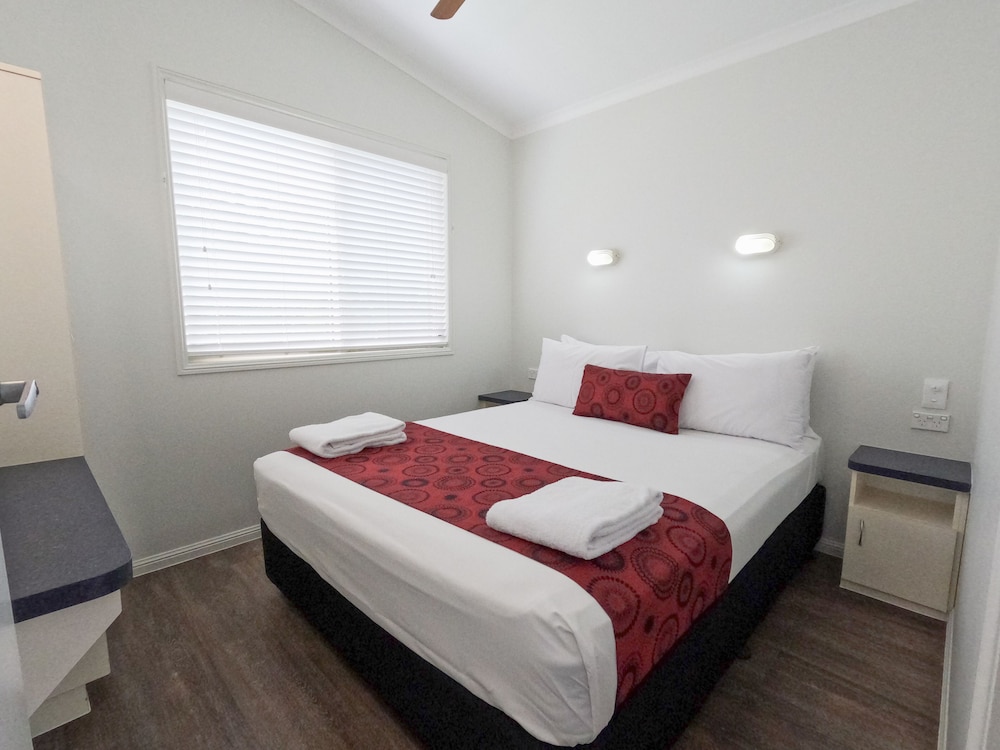 Alex Beach Cabins and Tourist Park 8/50