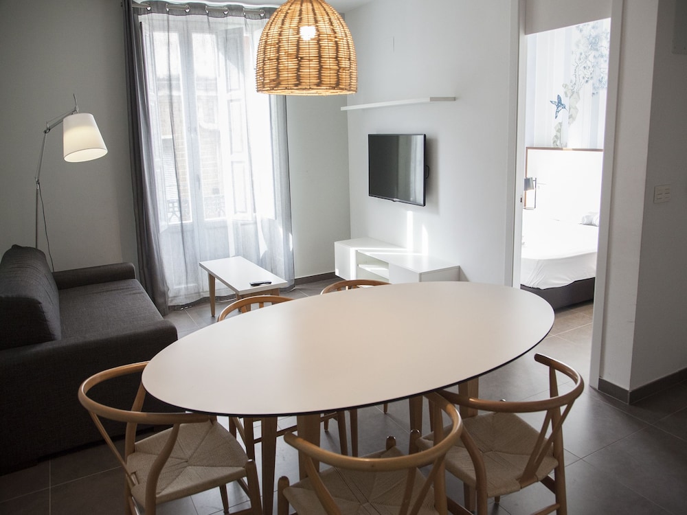 Flats Friends Soho Suites 55/64