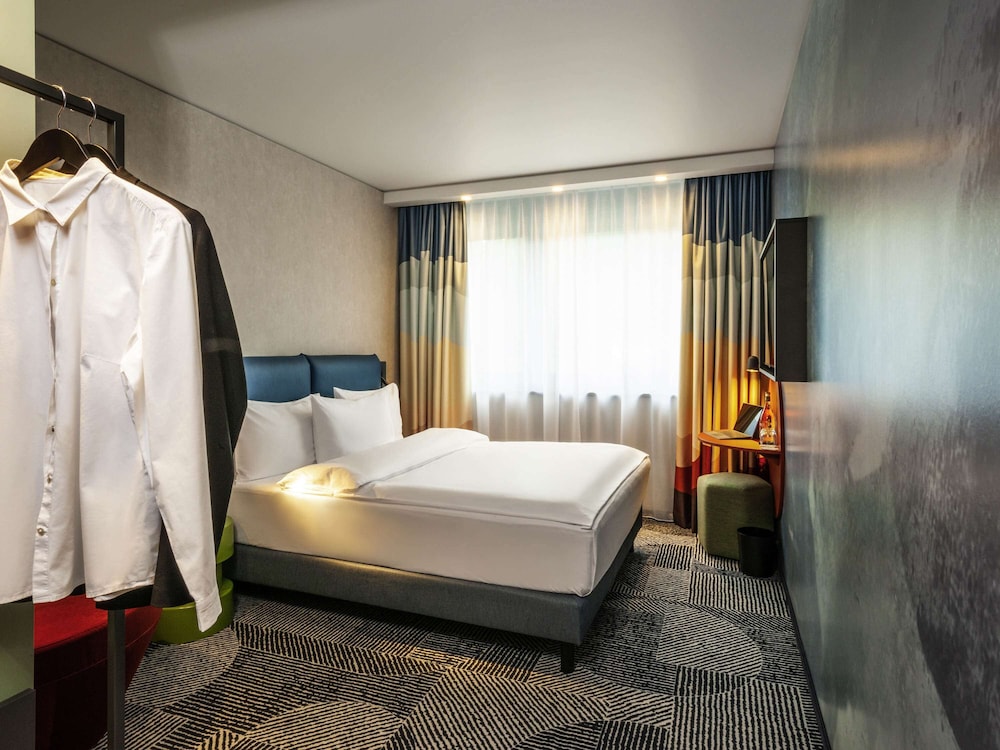 Standard, Twin Beds