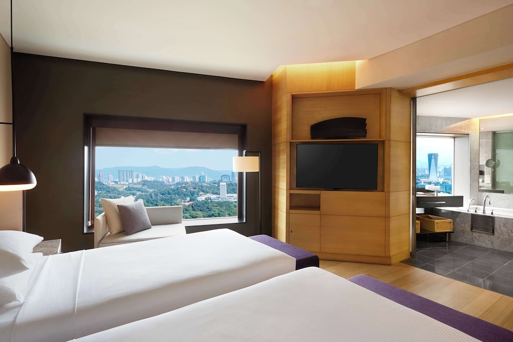 PLUS, EXECUTIVE, SINGLE BED, LAKE VIEW