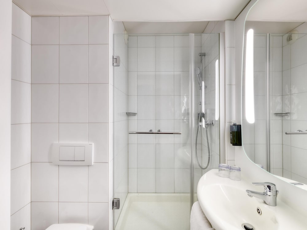 Ibis Zurich City West 72/72