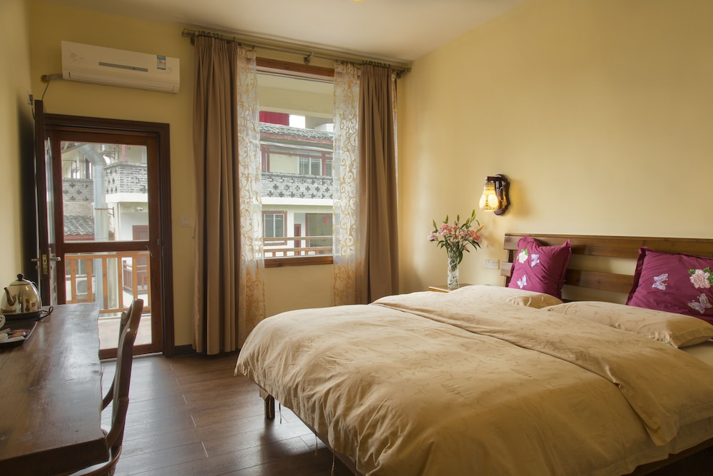 2 BEDROOMS, FAMILY SUITE