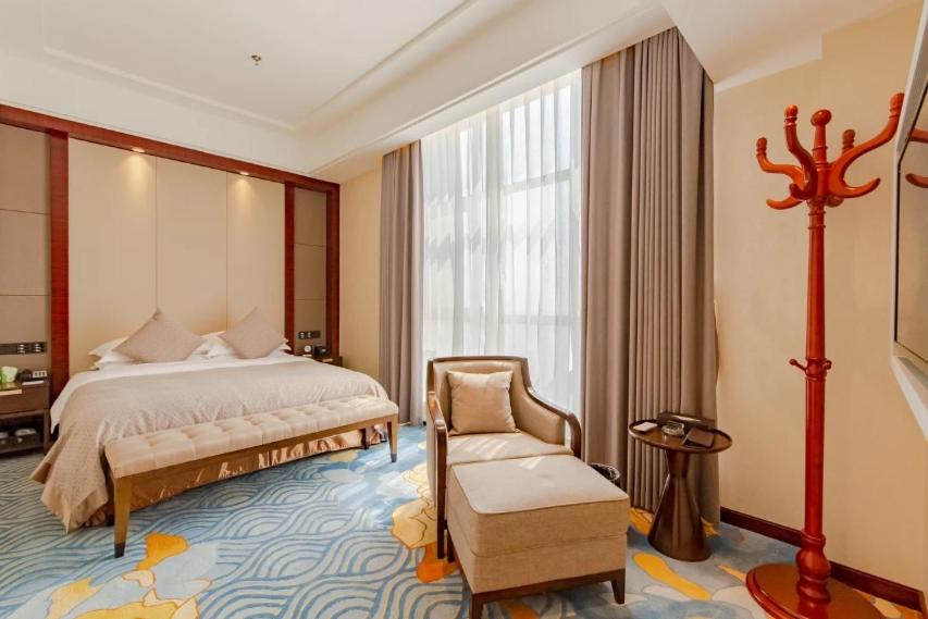 Binhai Jinling International Hotel 34/62