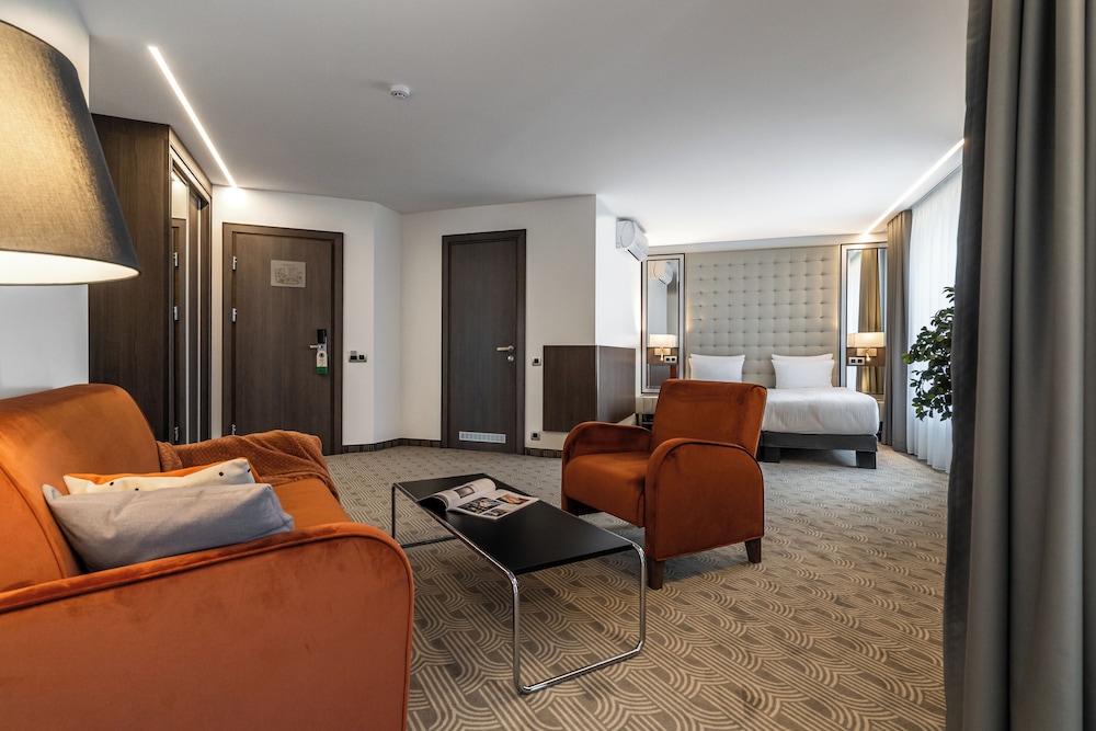 Congress Hotel 24/49