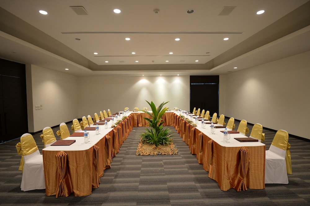 The Grand Southsea Khaolak Beach Resort 38/48