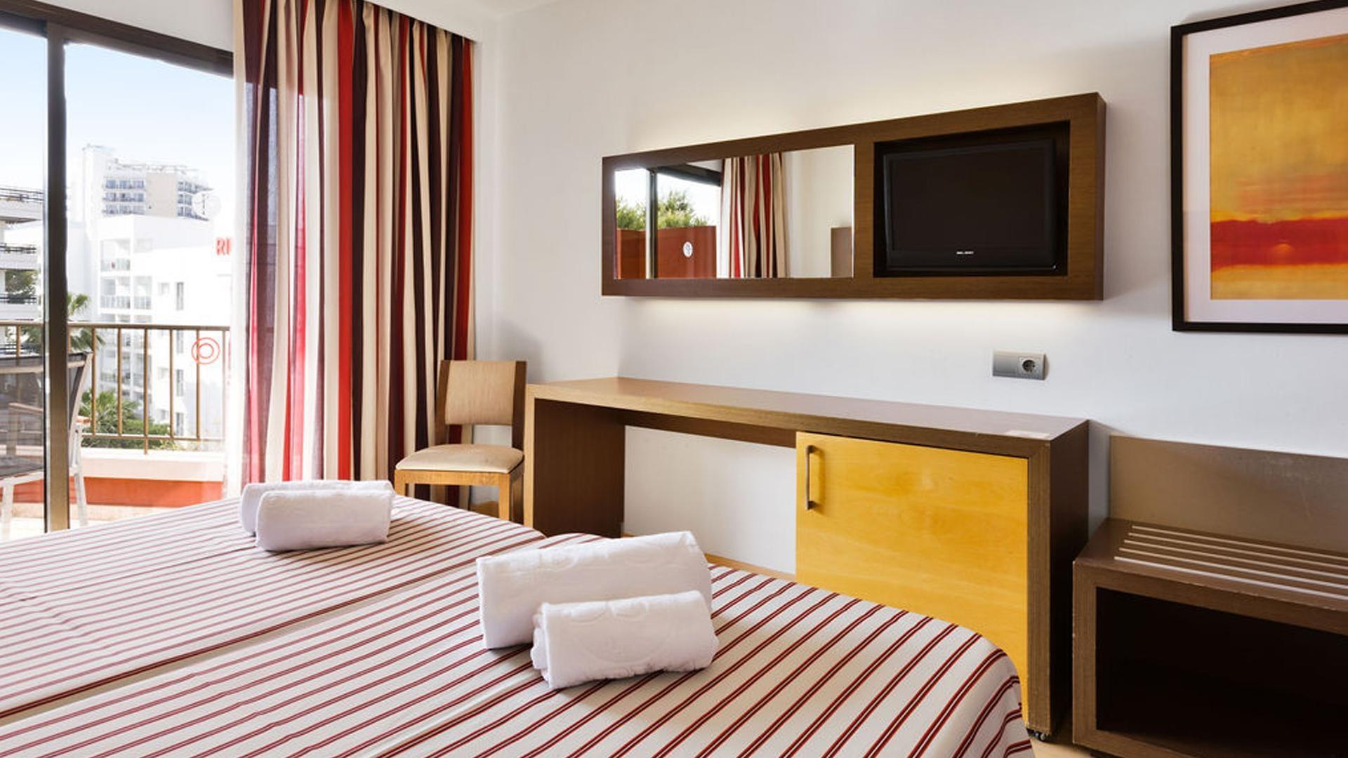 Standard, Double Bed, Balcony or Terrace
