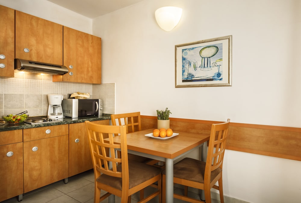 Maistra Select Amarin Resort 30/50