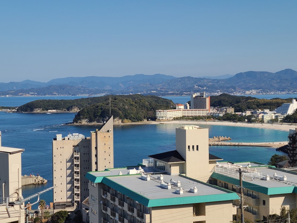 The Hotel Shirahama Onsen 10/23