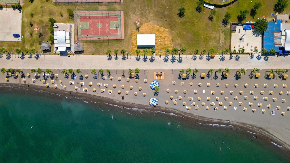 Radisson Hotel Izmir Aliaga 65/68