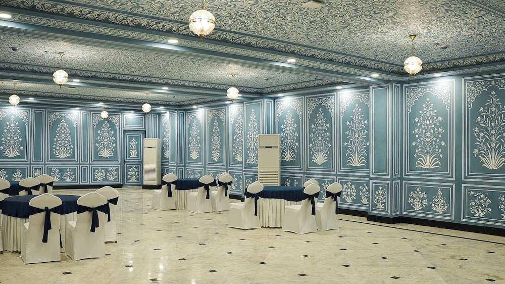 Umaid Haveli-A Heritage Style Hotel & Resort 62/66