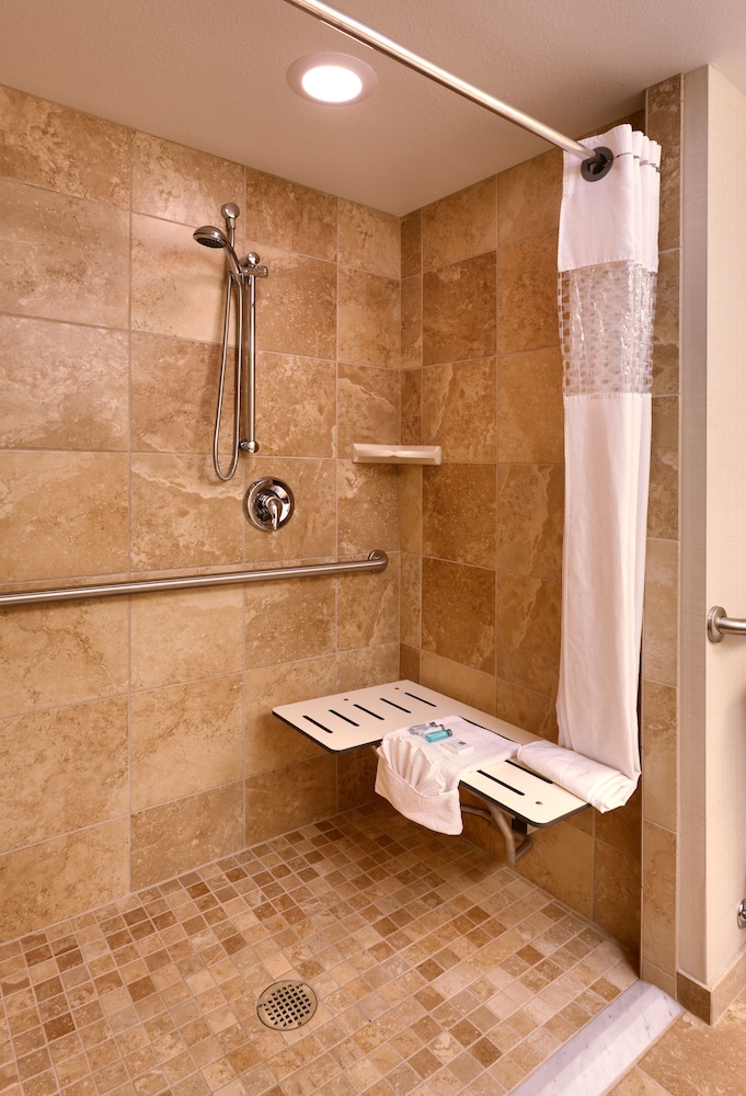Hampton Inn & Suites Orem 17/43