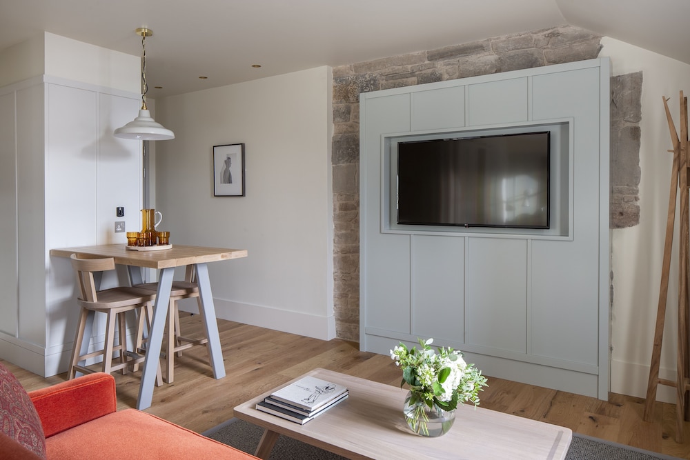 Abbey Strand Apartments at Holyrood 24/30