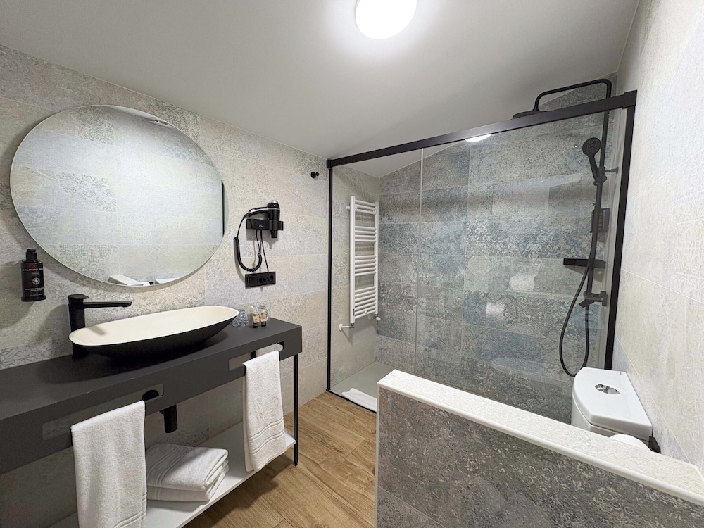 HOTEL BOUTIQUE ADEALBA BADAJOZ 28/32
