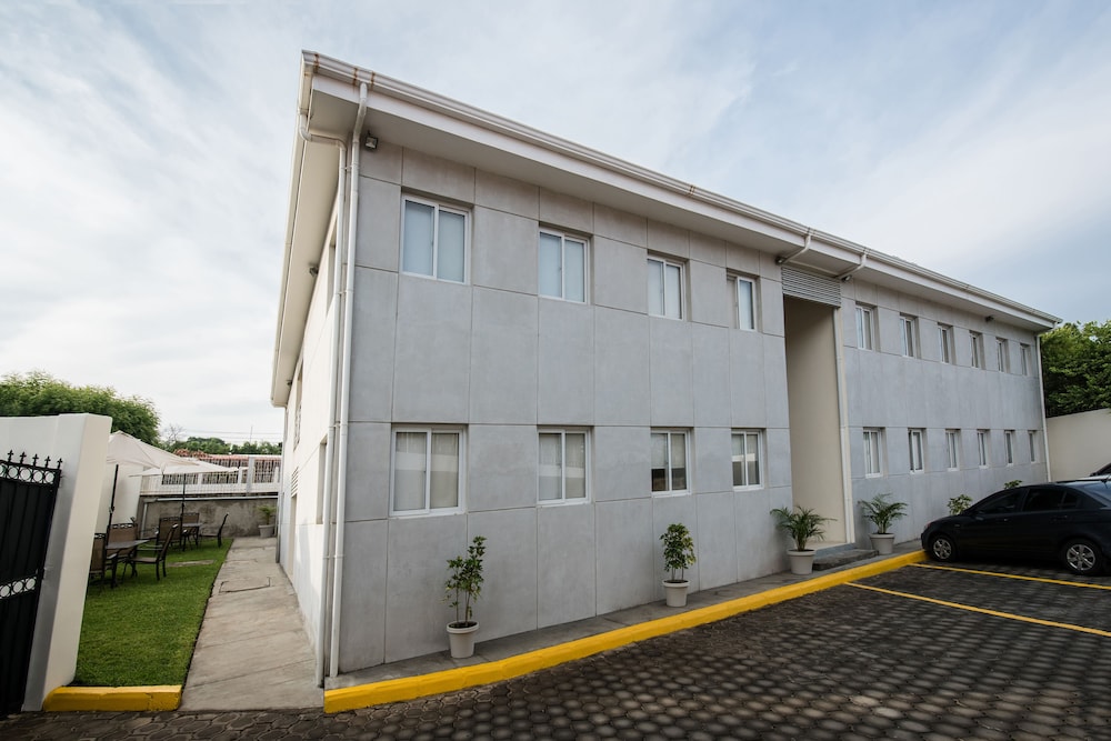Verona Aparthotel 3/42