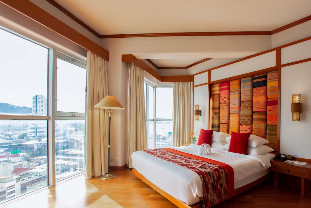 PARADISE, SUITE