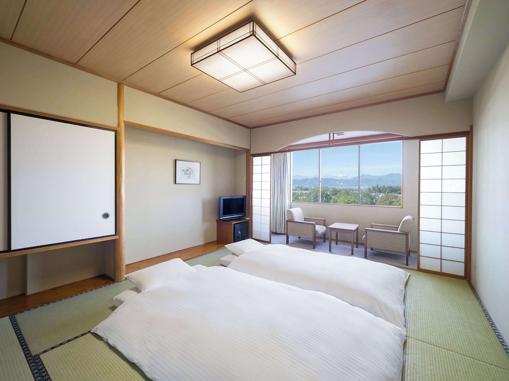 JAPANESE, CLASSIC, 4 FUTON BEDS, MOUNTAIN VIEW