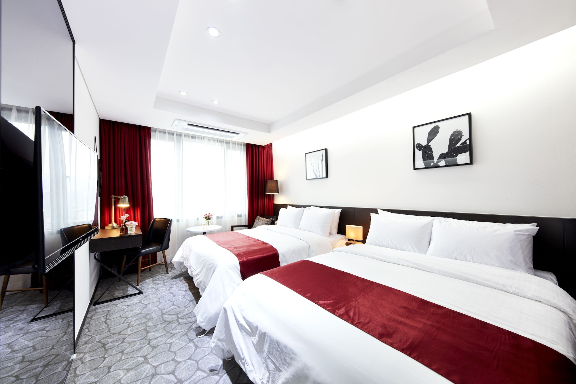 Premier, Deluxe, 2 Double Beds