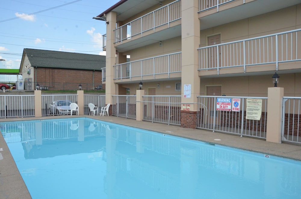 Days Inn by Wyndham Nashville Airport 1/26