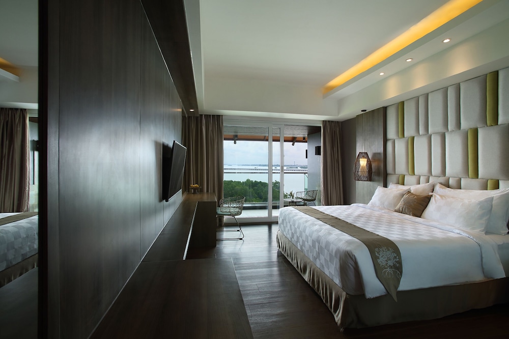 Deluxe Bay View