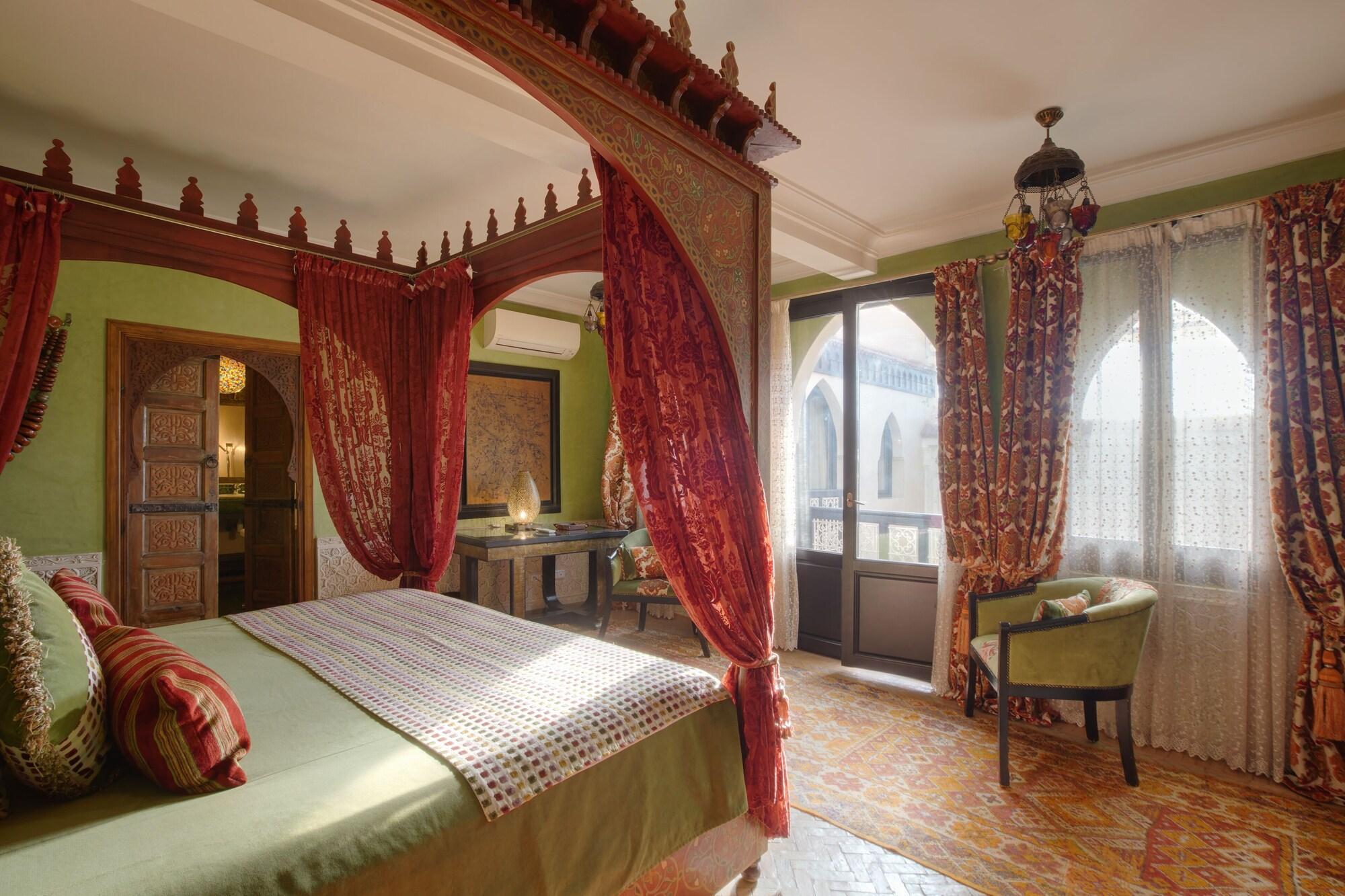 Imperial, Suite