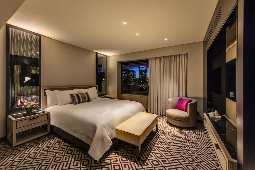 SUPERIOR, KING BED