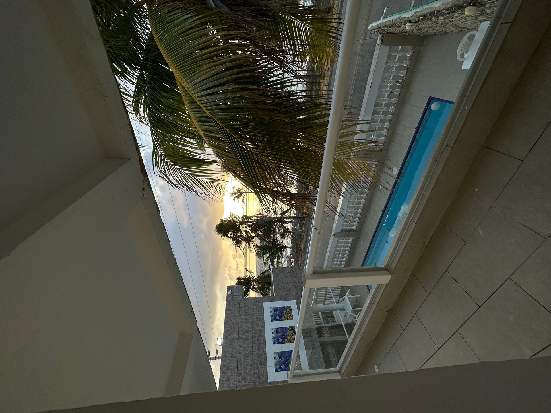 Island House Hotels 16/24