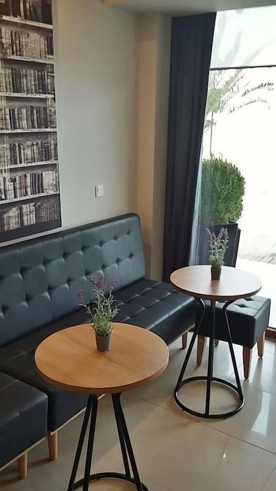 Avra Hotel 31/47