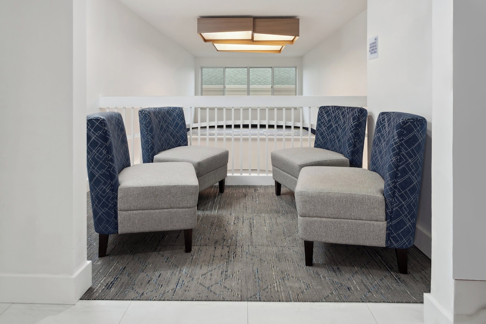 Holiday Inn Express Hotel Suites Pekin Peoria Area 44/62