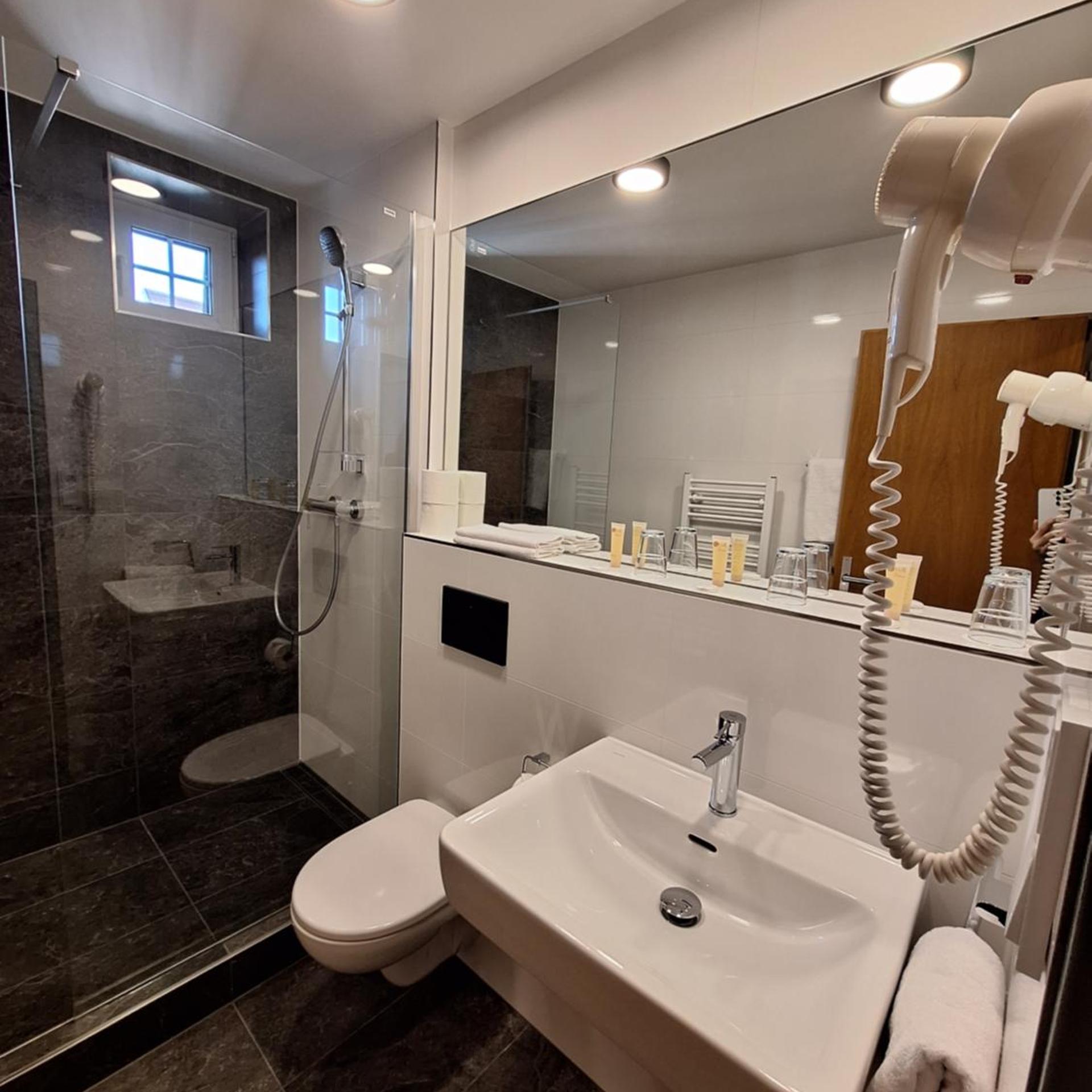 Hotel Avion 43/51