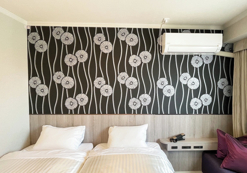 Hotel Castle Inn Ise 24/40