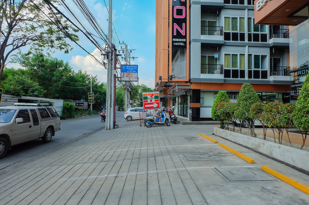 Baron Residence Bangkok 44/50