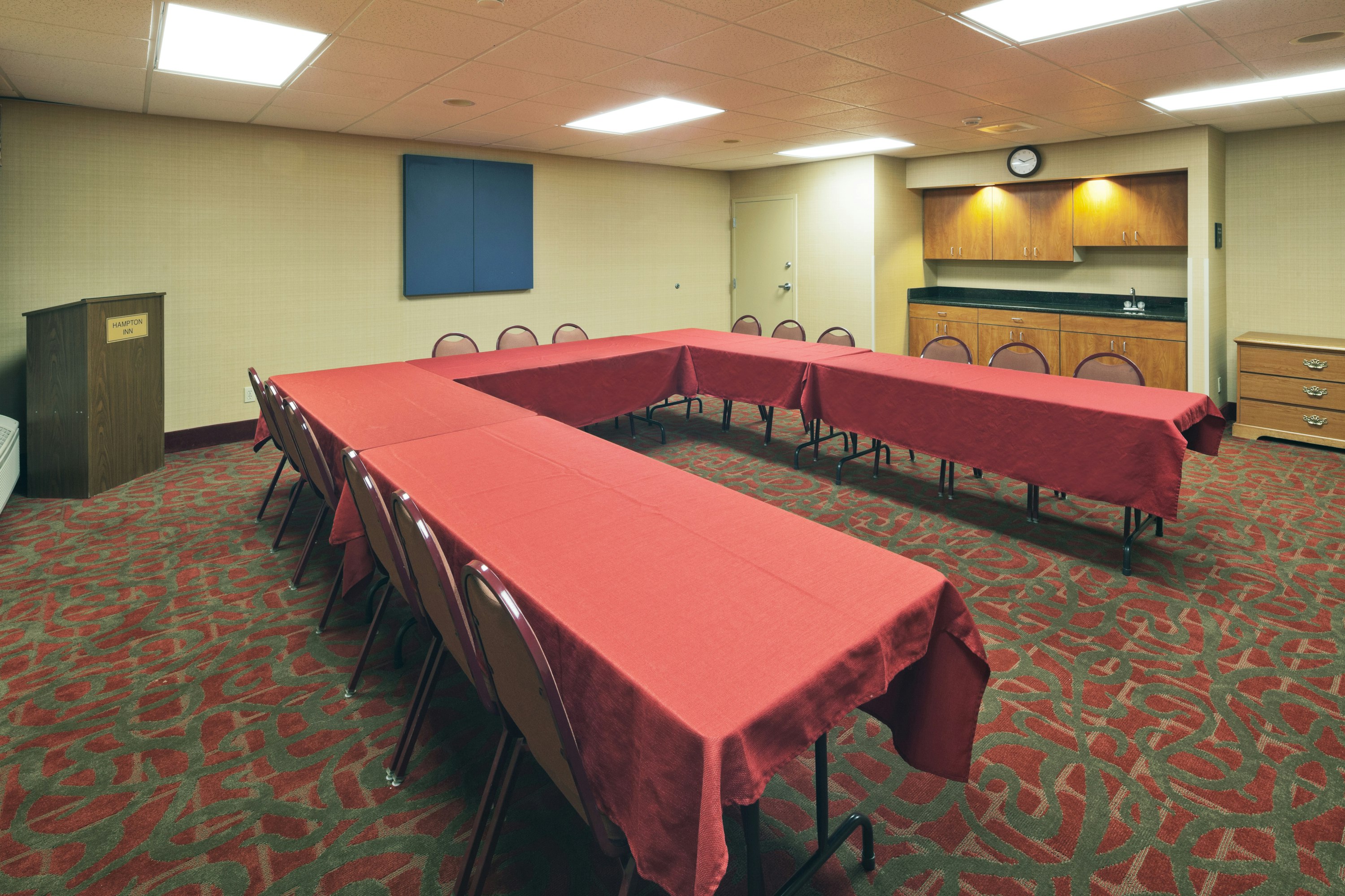 Hampton Inn Youngstown - North 70/80