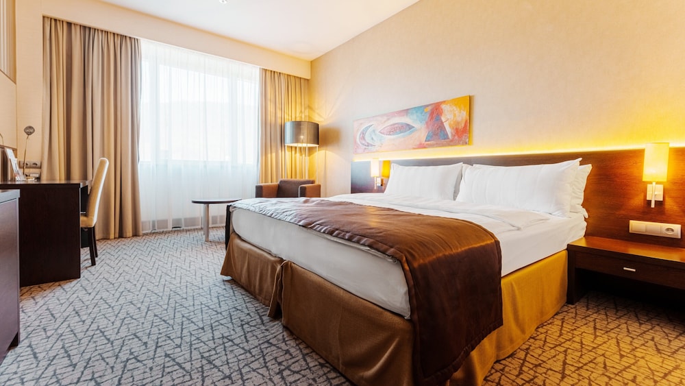 HOLIDAY INN ZILINA 12/78
