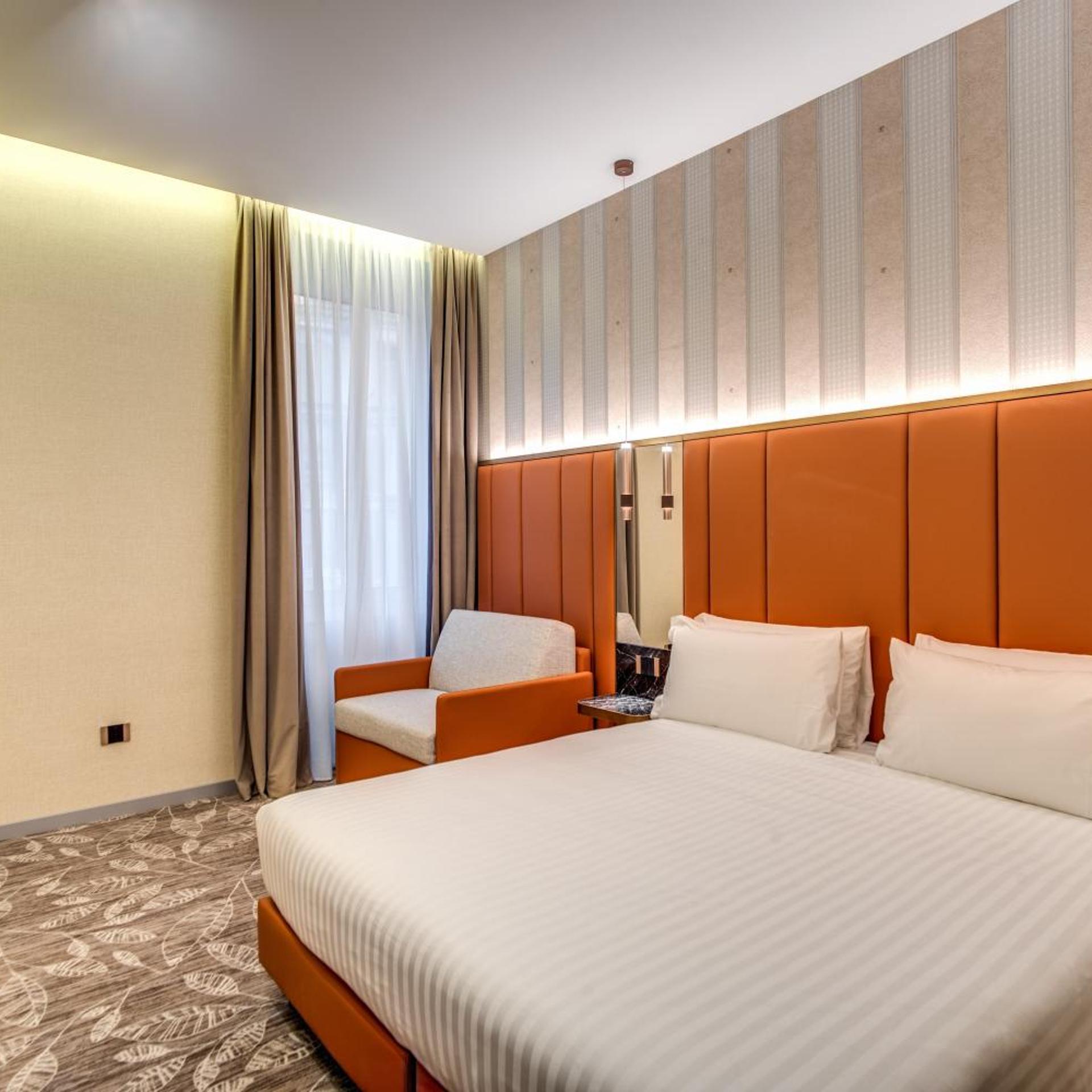 Room, Triple