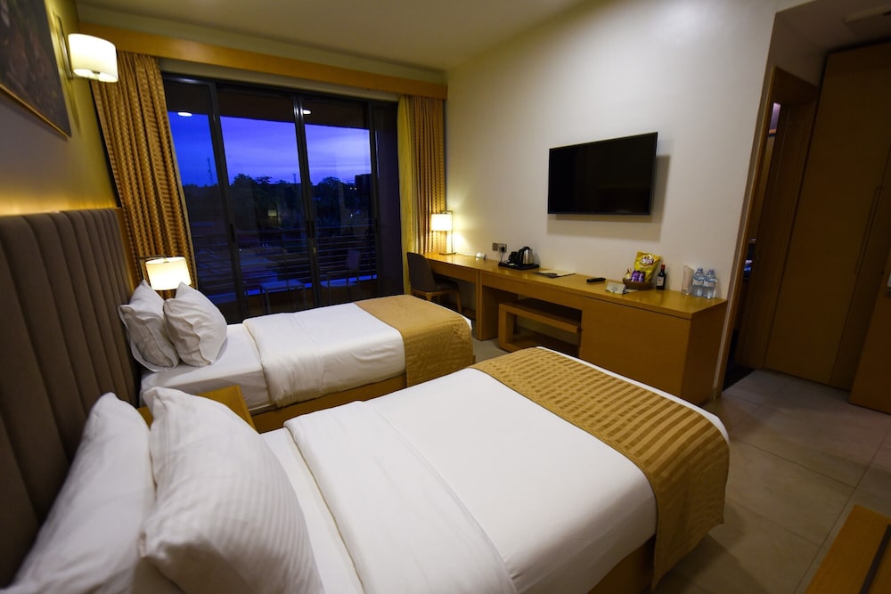 K Hotels 10/54