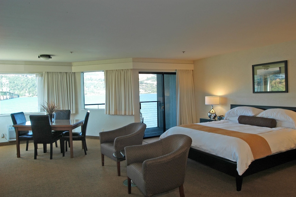Best Western Plus Hood River Inn 39/80