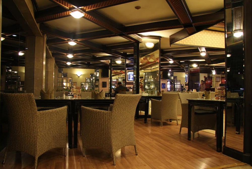 Regents Park Hotel 27/31