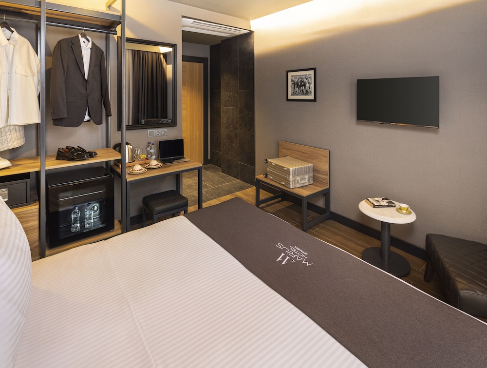 Marius Hotel 43/50