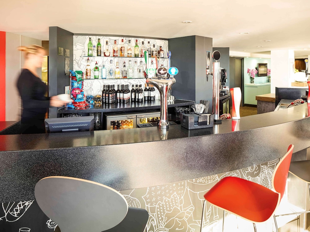 Ibis London Luton Airport 36/49